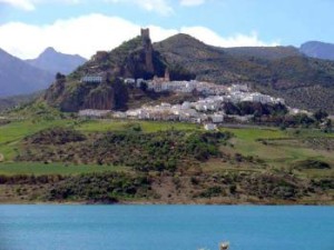 Zahara_de_la_Sierra__C__diz_752577466