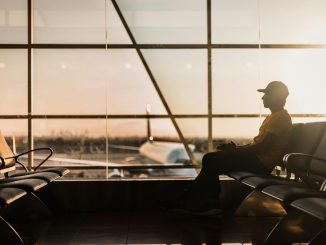 aeropuerto pasajeros aviones vuelos